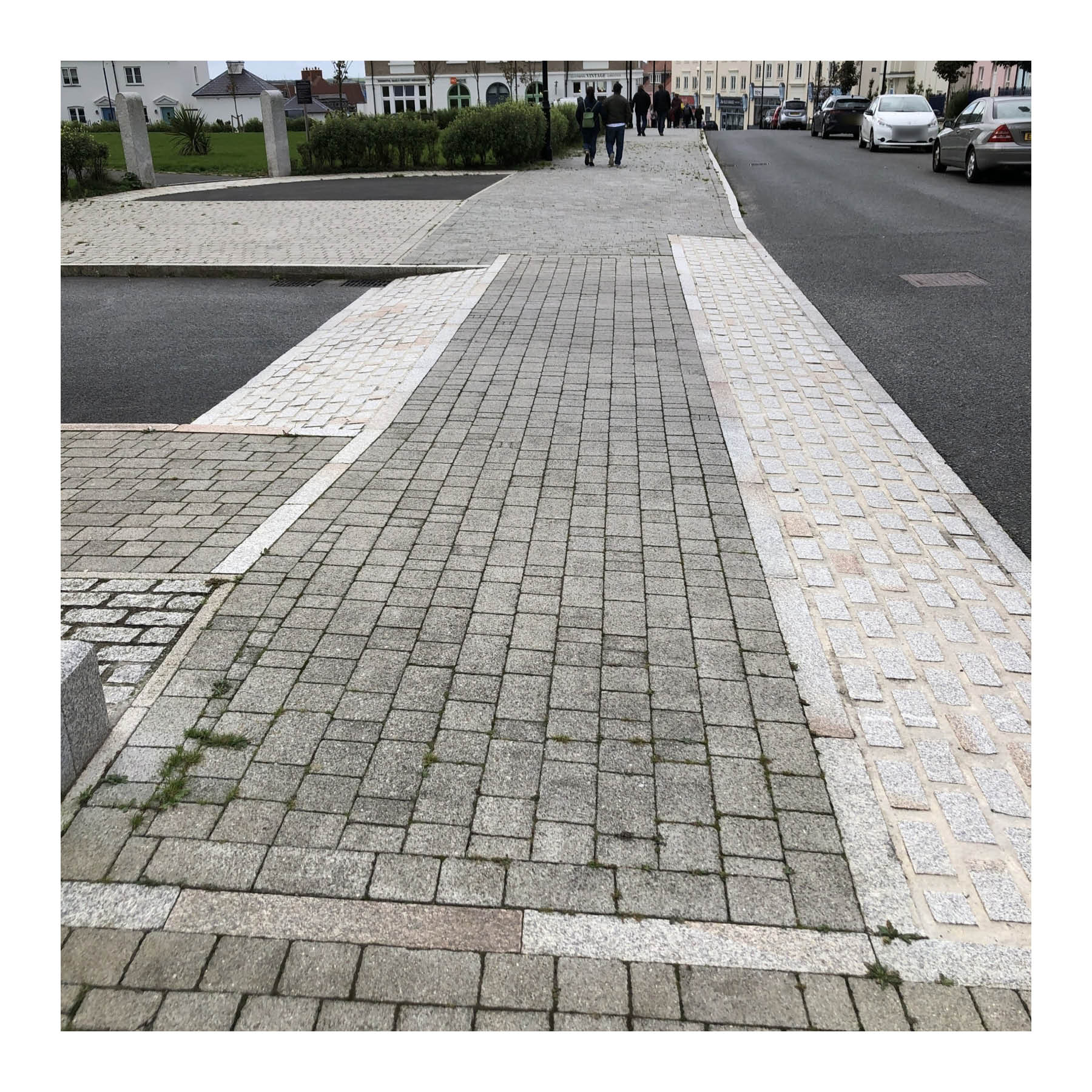 A continuous crossing in Nansledan, Newquay.